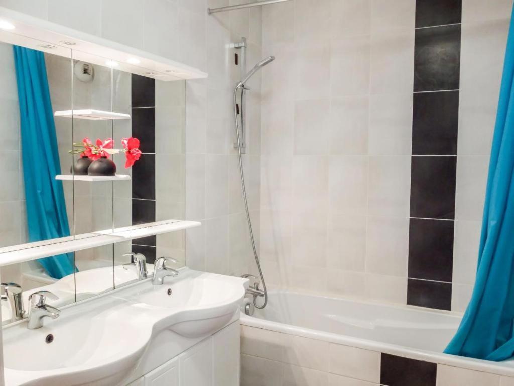 Vert Paradis - Vue Apaisante Sur Golf, Pins Parasols, 2E Etage - 80 M2 Dont Terrasse Avec Pergola, 2 Chambres, 3Et Iles, 3 Clim, Wifi - Piscine, Parking Et Park A Velos, Ascenseur - En Option Linge, Menage - Pistes Cyclables, Mer A Proximite Saint-Cyprien  Eksteriør billede
